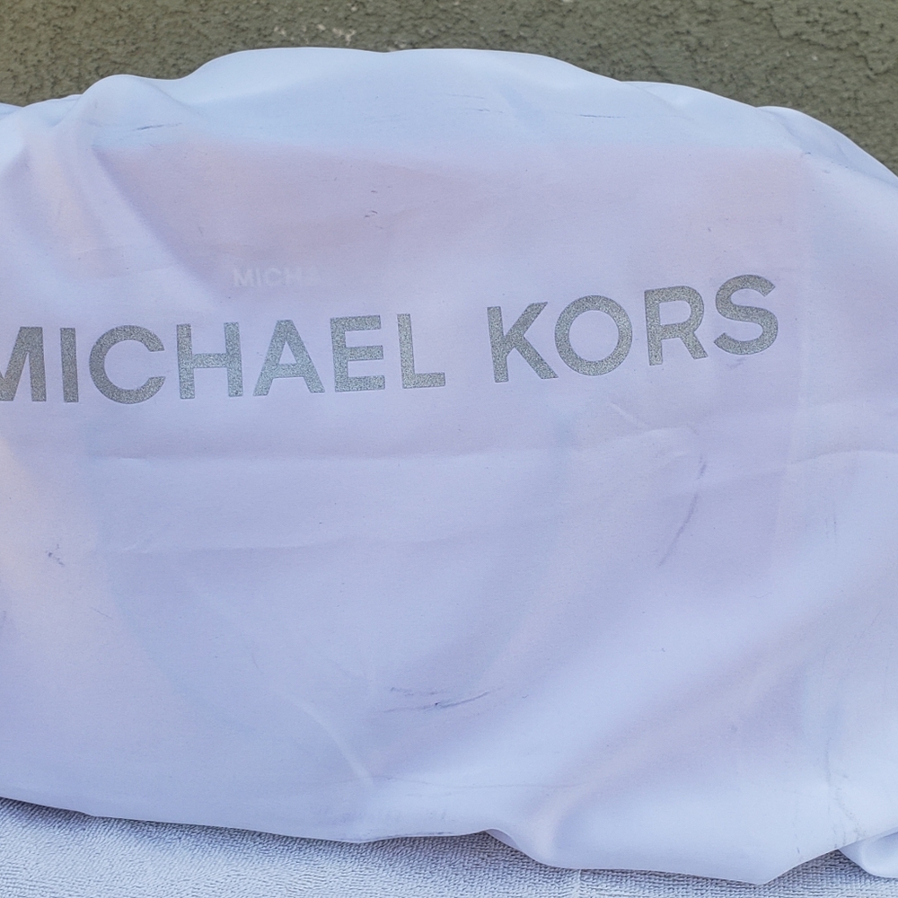 Michael Kors Selma purse - Picture 6 of 7